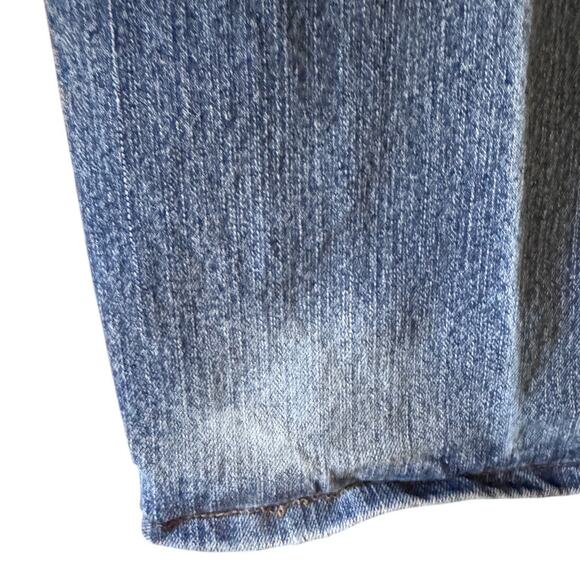 Vintage Wrangler Advanced Comfort Regular Fit Bootcut Jeans in a size 36x30 - Picture 9 of 10